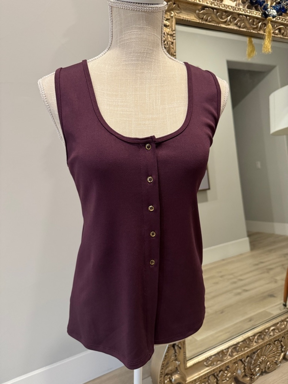 Zara Plum Button-Front Scoop Tank